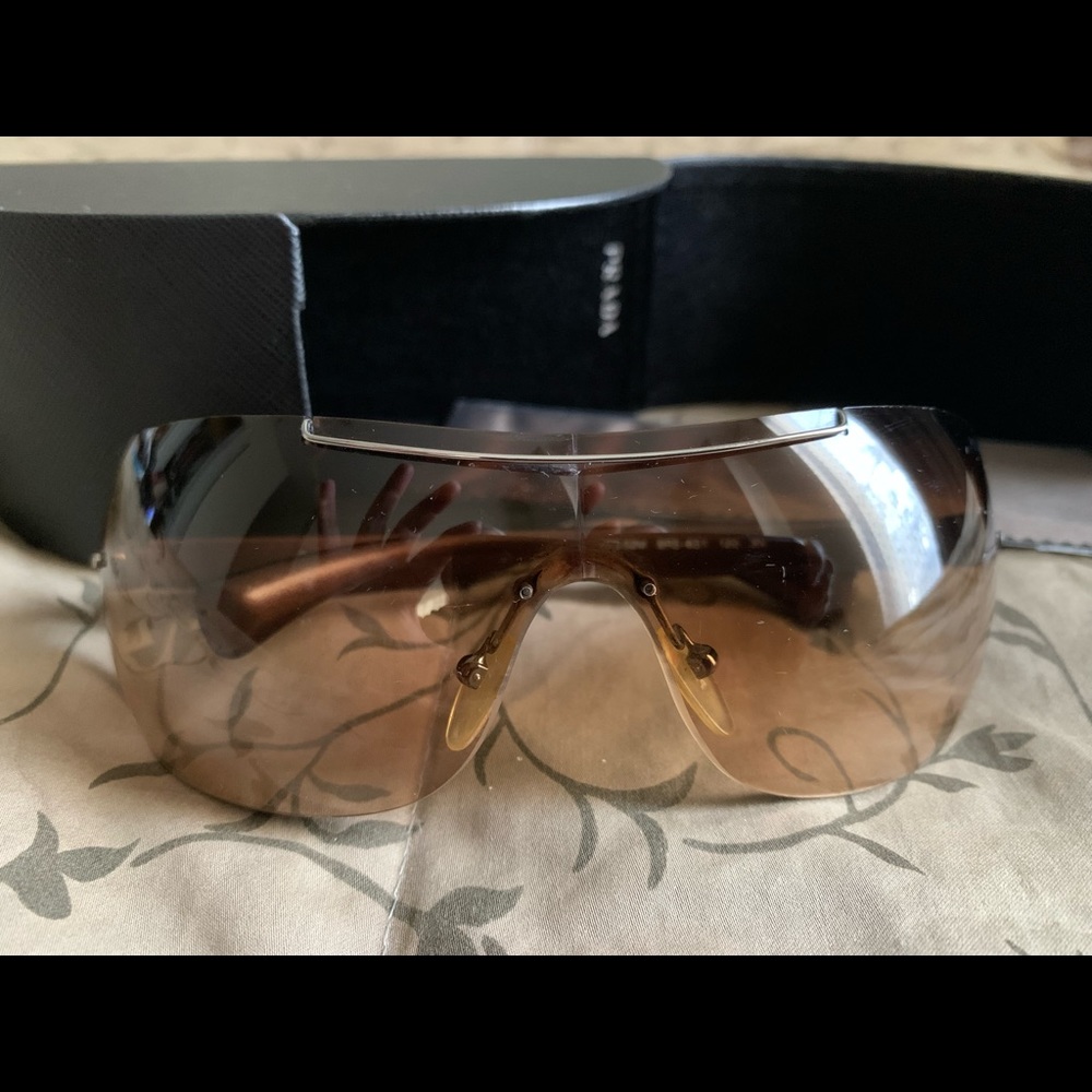 Prada sunglasses with original case - Picture 3 of 5